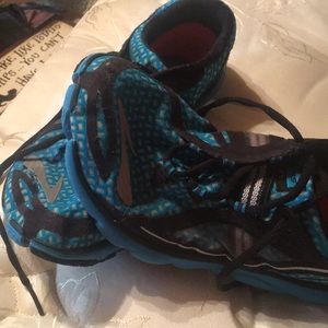 Shoes... Brooks tennis shoes, running shoes